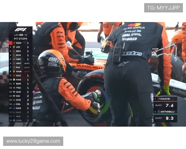 瓦伦西亚冲刺赛发车瞬间:杆位车手贝泽奇与后方车团的激烈争夺