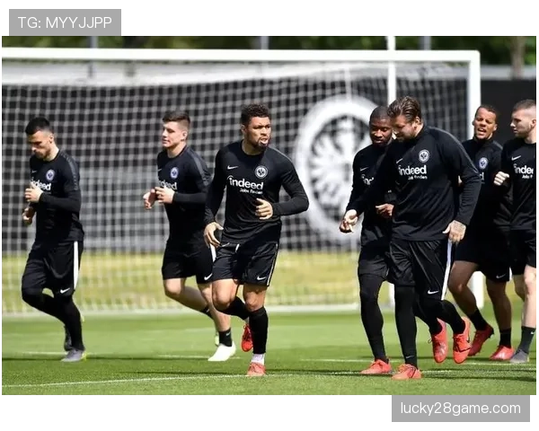 摩纳哥中场福法纳专访:谈在许特尔体系中的角色转换 摩纳哥中场福法纳专访:谈在许特尔体系中的角色转换