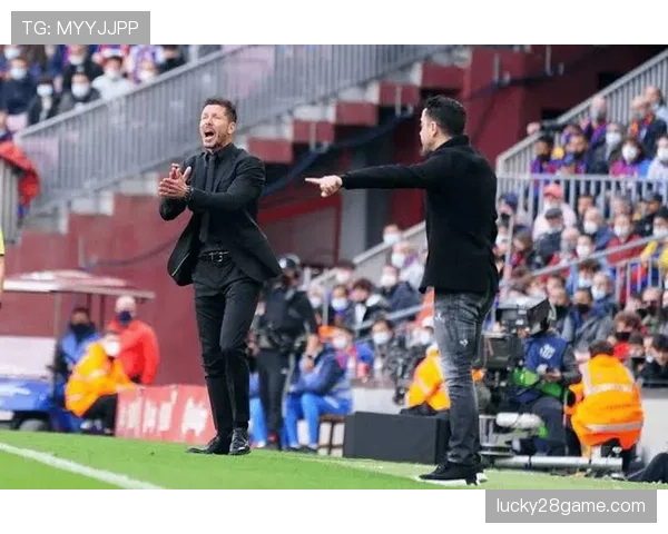 西甲焦点战:马竞vs巴萨,半场仅3次射门,西蒙尼与哈维的战术消耗