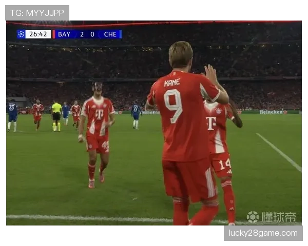 特写:凯恩训练后加练点球,维持其职业生涯高命中率效率 特写:凯恩训练后加练点球,维持其职业生涯高命中率效率